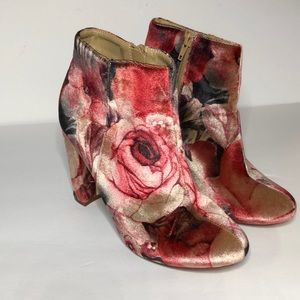 Liliana Floral Velvet Almond Toe Chunky Heel 7.5